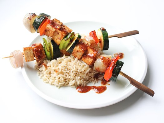 Sticky tofu kebabs with rice