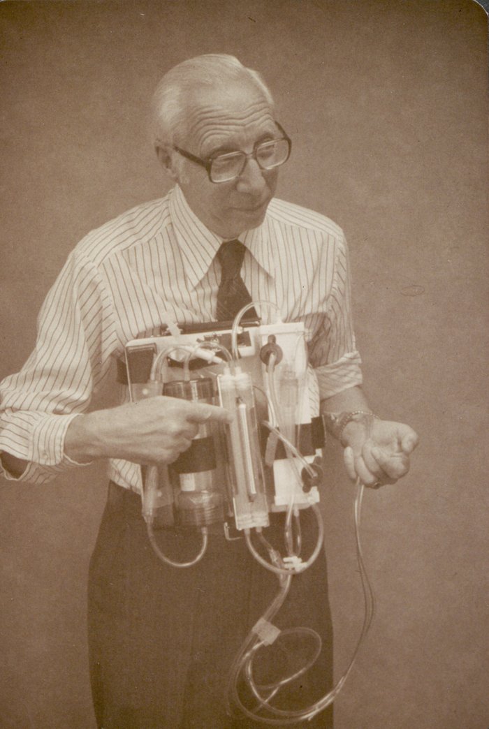 80 years of dialysis - Dr Kolff and dialysis machine