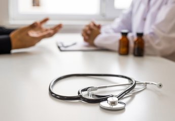 Kidney cancer - doctor listening to patient